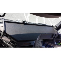 DAF EURO 6 (XF106) Super Space Cap durchgehender LKW-Tisch Kante schwarz Antirutschmatte schwarz Musterbild