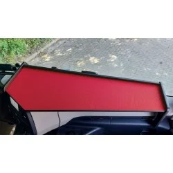 Ford F-MAX durchgehender LKW-Tisch schwarz-rot Beispielbild