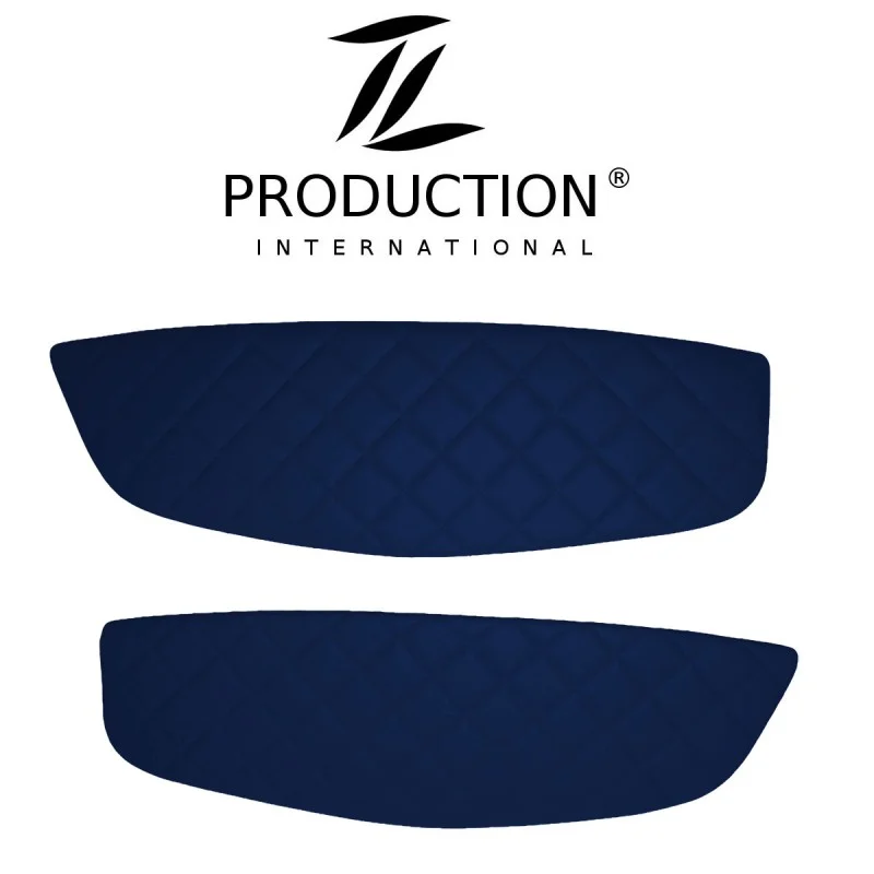 Zwei dunkelblaue gesteppte Türverkleidungen  für den MAN TGS ab 2020 LKW vor weißem Hintergrund. Über den Türverkleidungen befindet sich das Logo von „TL Production International“
